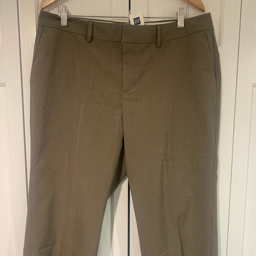 Woman’s Cropped Trouser Size 16